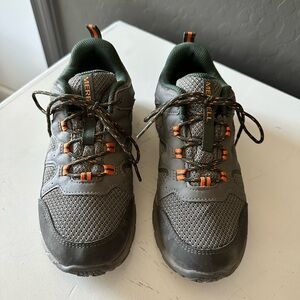 Merrell Youth Boys Gray and Orange Athletic Shoes with Breathable Mesh size 4